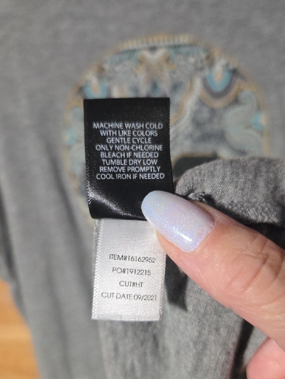 Torrid Gray Short-Sleeve Skull Graphic Tee with Turquoise & Gold Accents - Picture 6 of 7